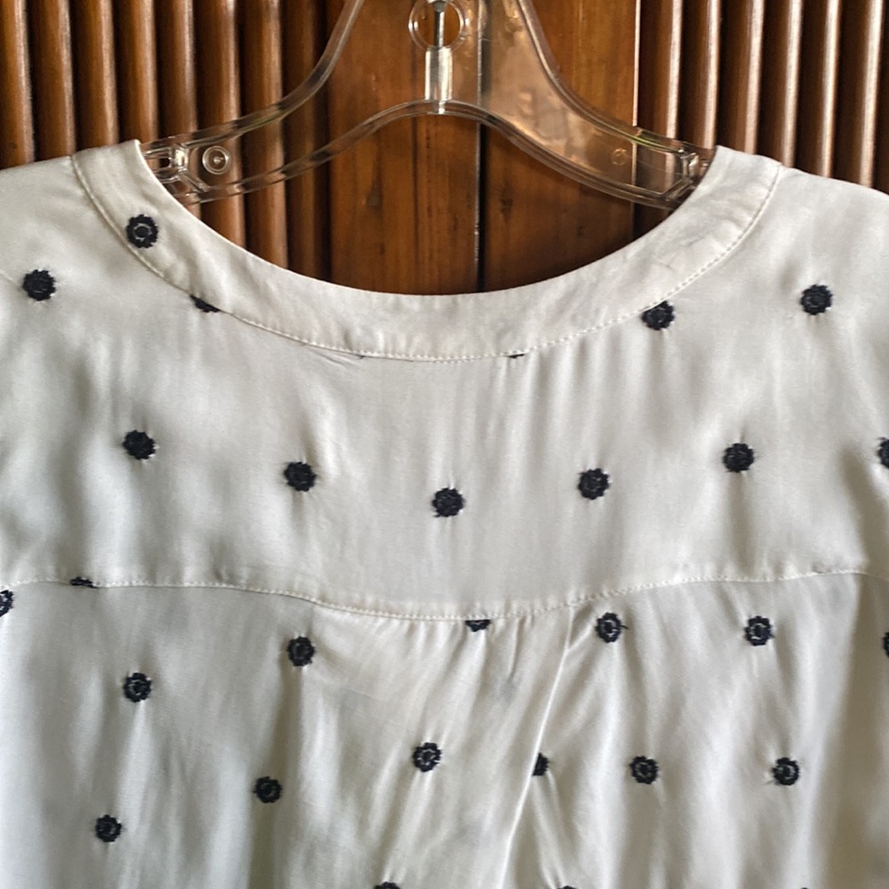 Women’s Loft Capped Sleeved Blouse - Picture 9 of 12